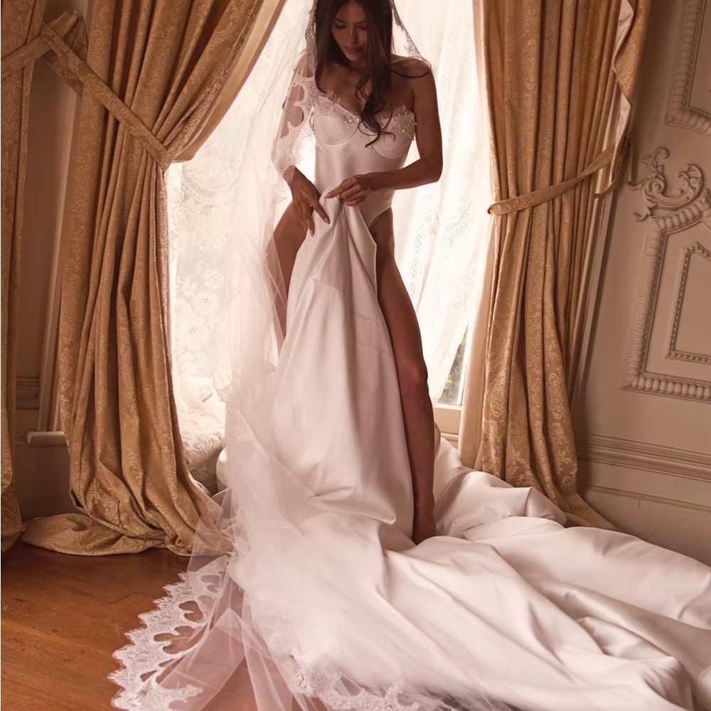 Mantilla Lace Cathedral Length Veil